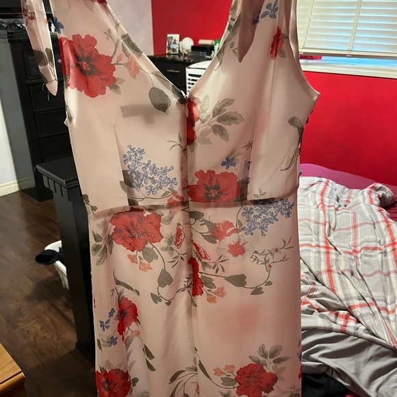 Dynamite SM Floral Dress - Picture 2 of 4